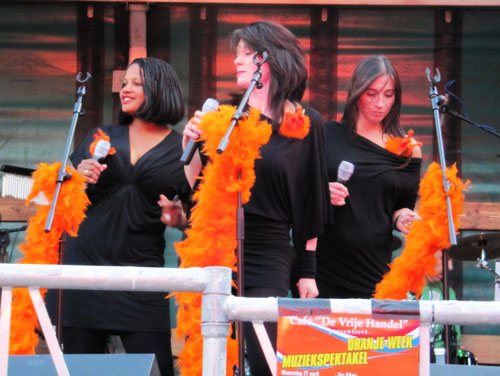 QUEENSDAY FUNKETTES